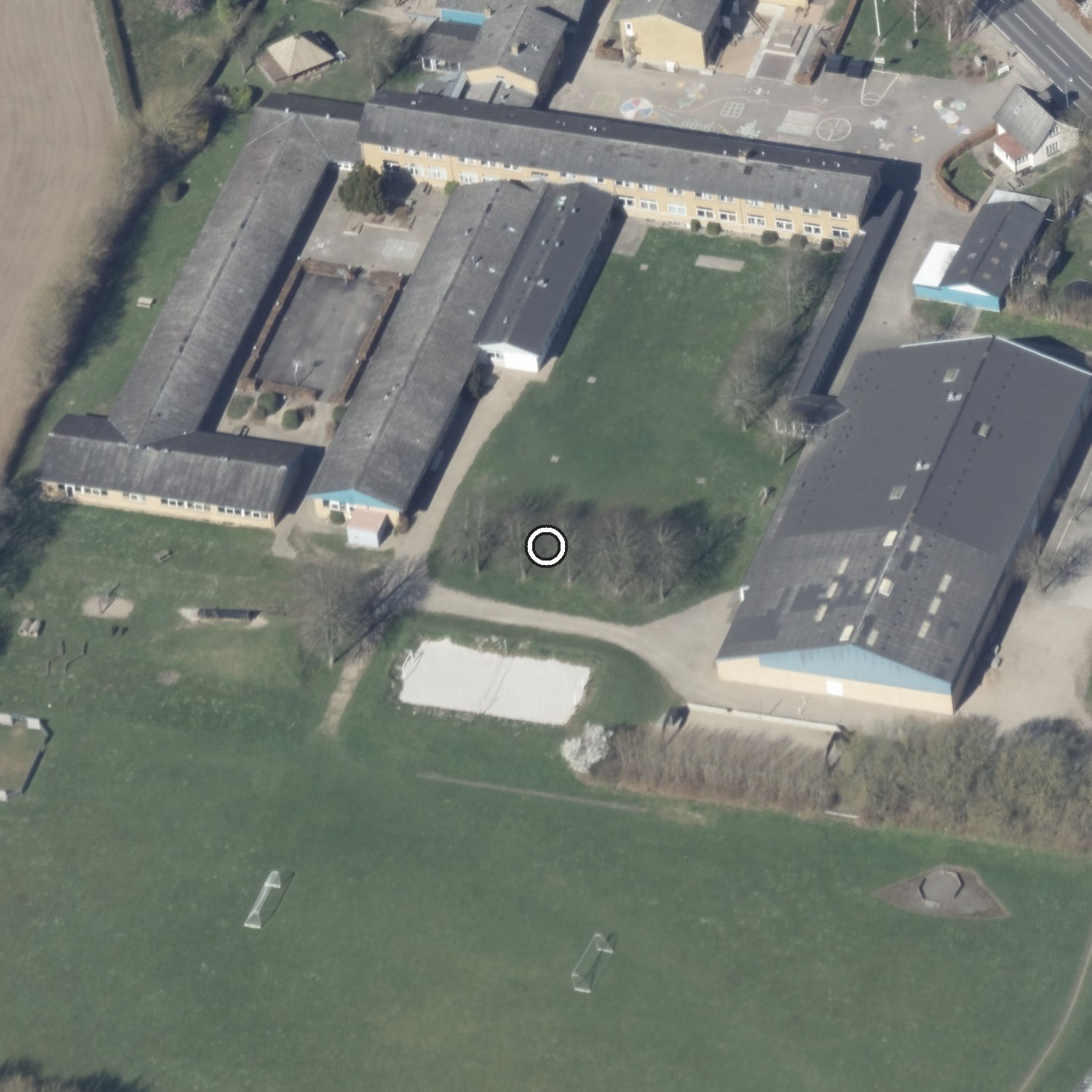 Skråfoto af Friskolen og Idrætsefterskolen Ubby